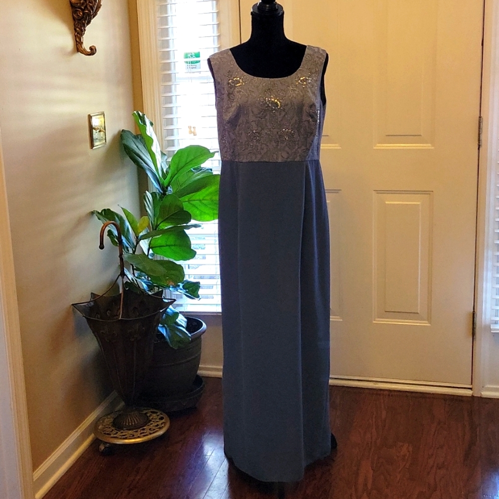 R&M Richards steel blue sleeveless lace bodice formal paisley sequins 12 EUC …